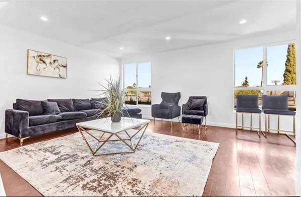 $475,000 | 6155 Reseda Boulevard, Unit 4, Tarzana, CA 91335