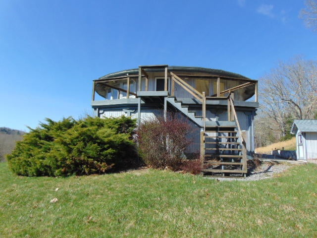 2024 Hill Country Road Dunmore, WV 24934 - Photo 40 of 56 Gallery Image 40