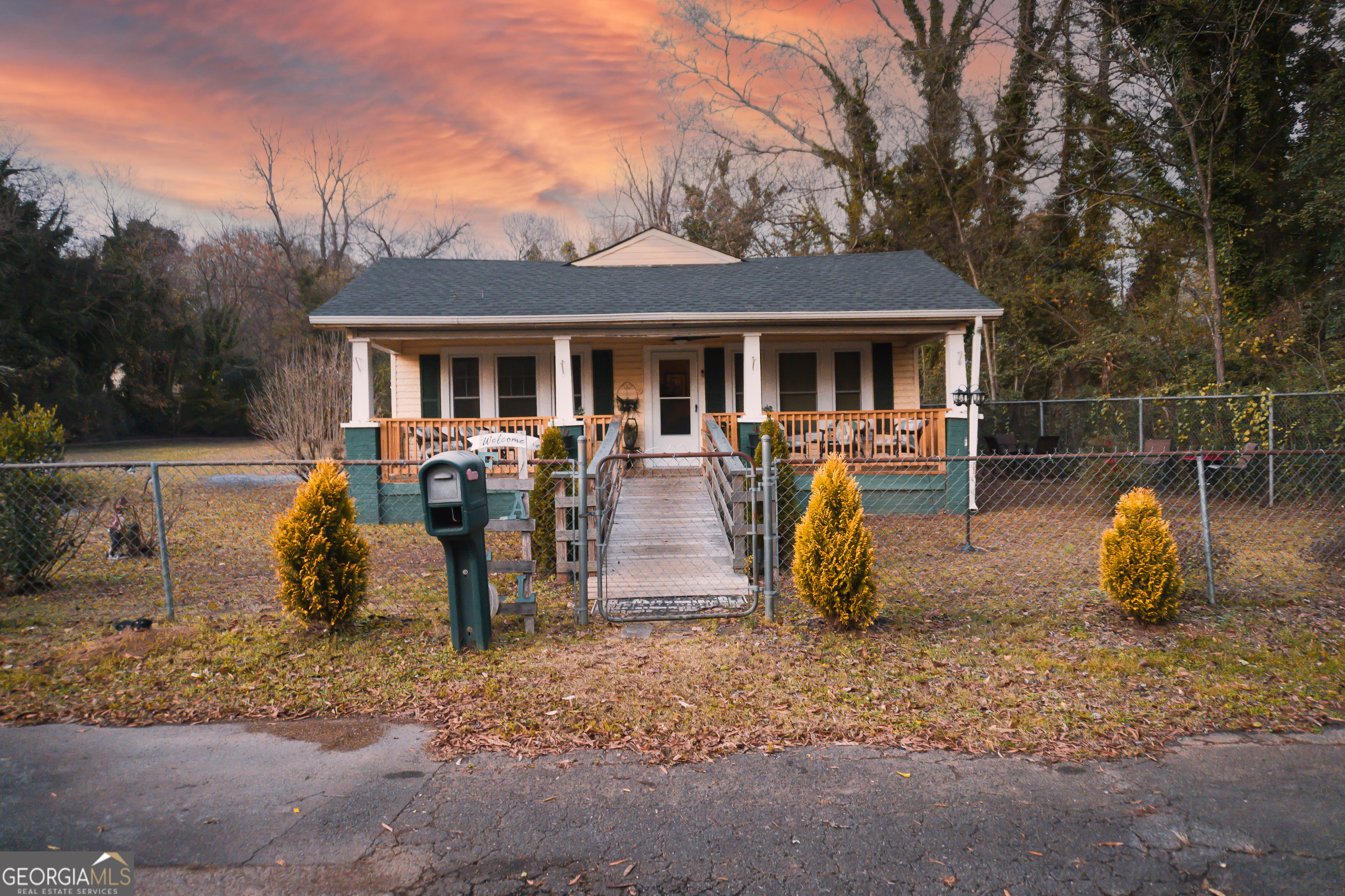 a view of a house with outdoor space