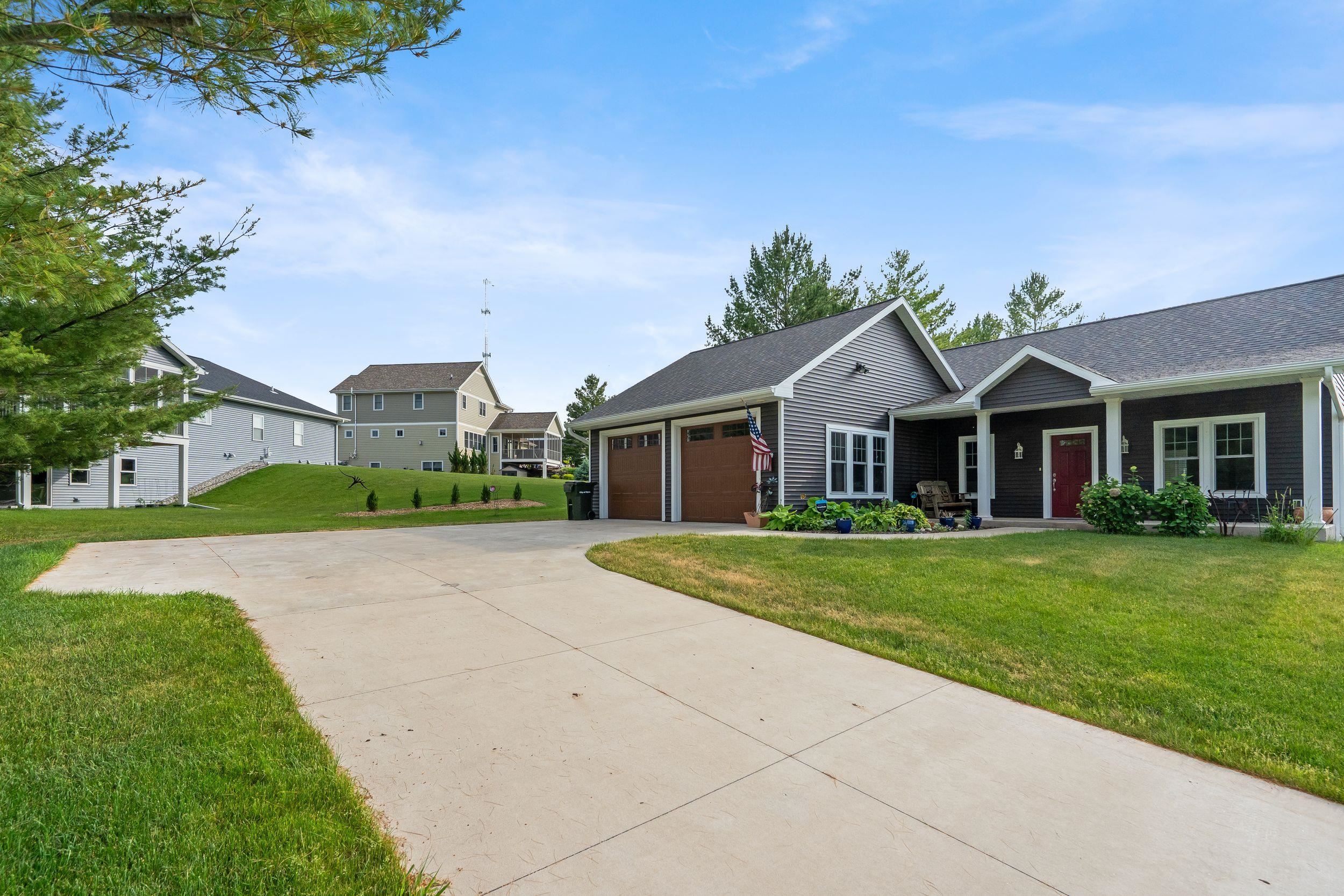 364 Drumlin Loop Ripon, WI 54971 - Photo 4 of 56