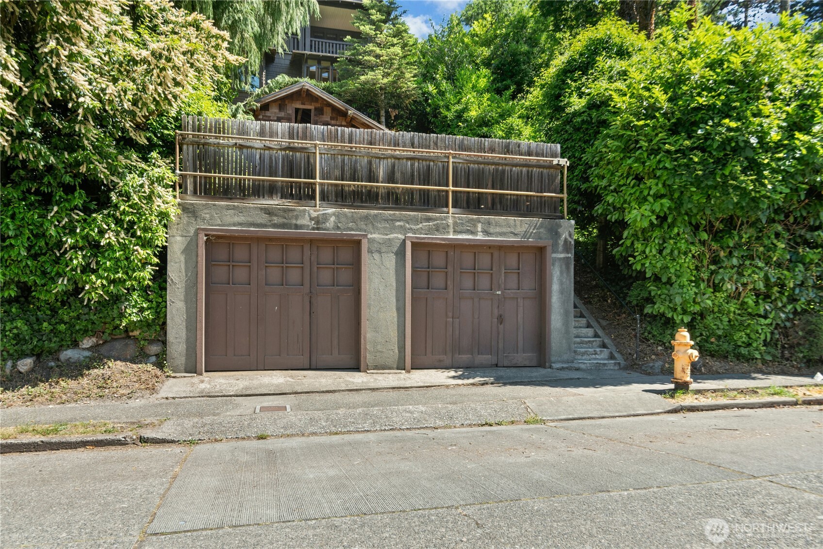2077 East Howe Street Seattle, WA 98112 - Photo 25 of 26