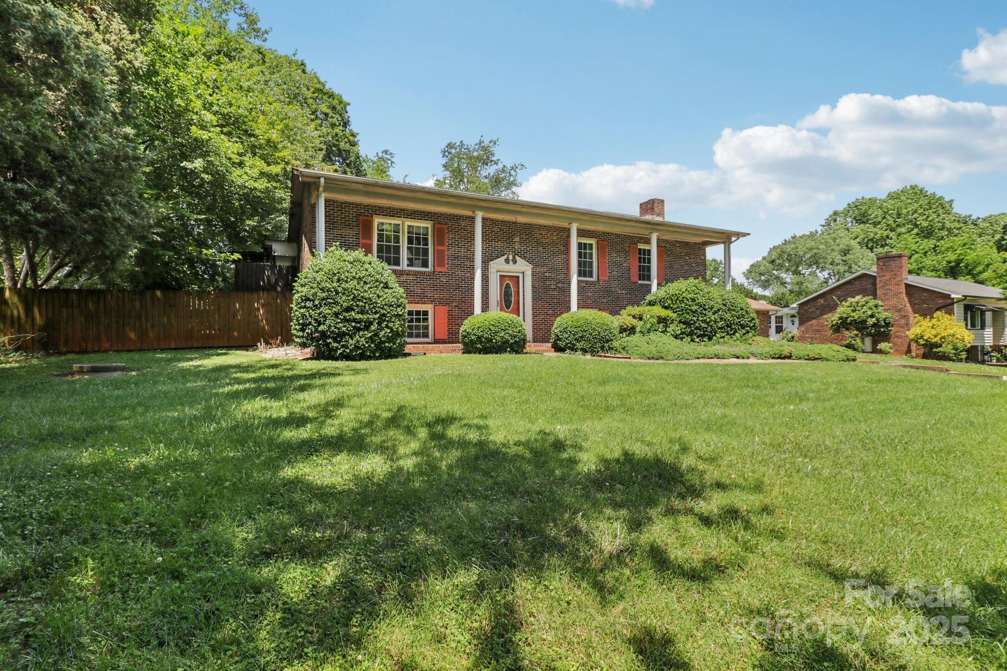 5626 Sandhurst Road Hickory, NC 28602 - Photo 1 of 42 Gallery Image 1