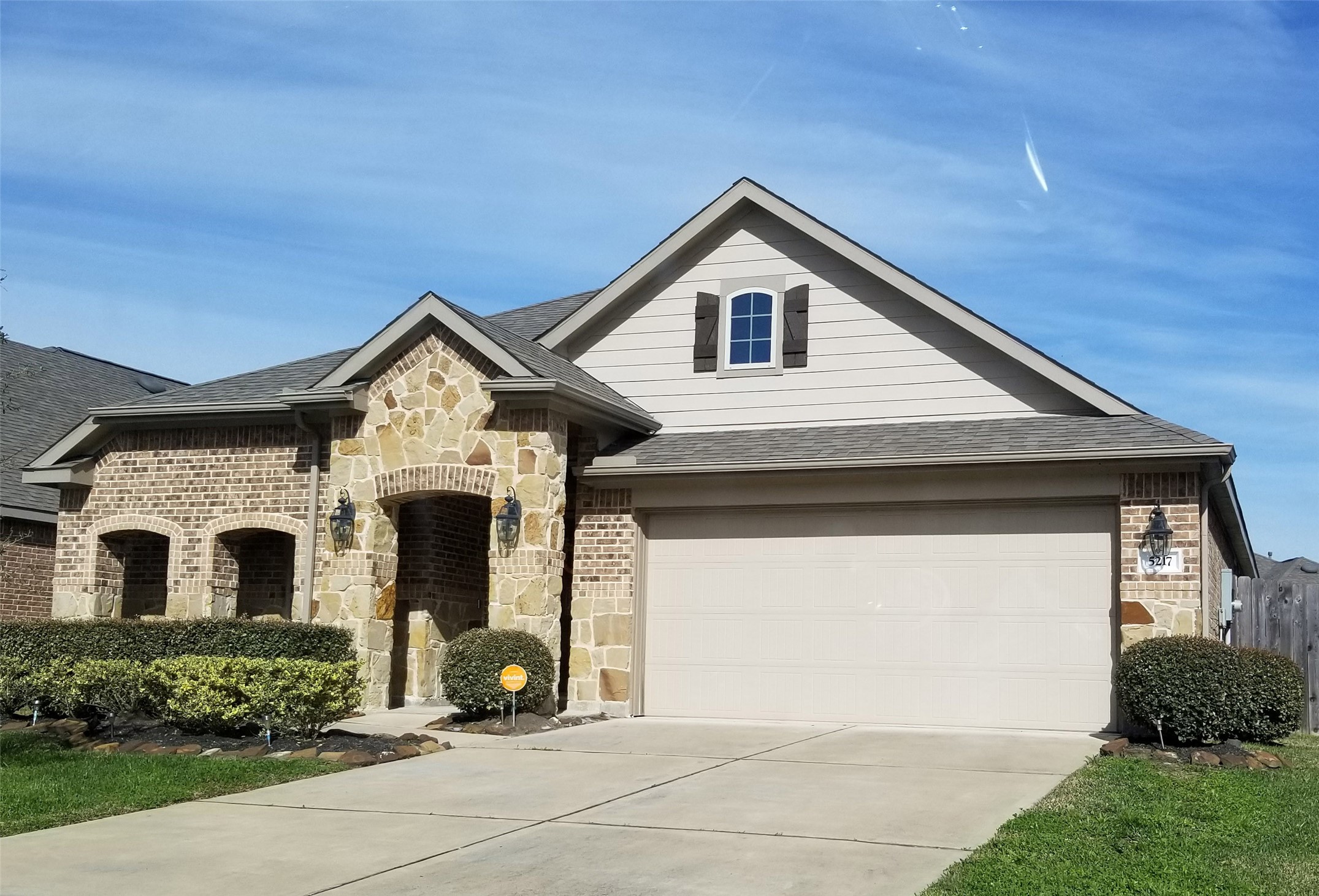 5217 Green Heath Lane Rosharon, TX 77583 - Photo 1 of 18 a view of a house with a yard