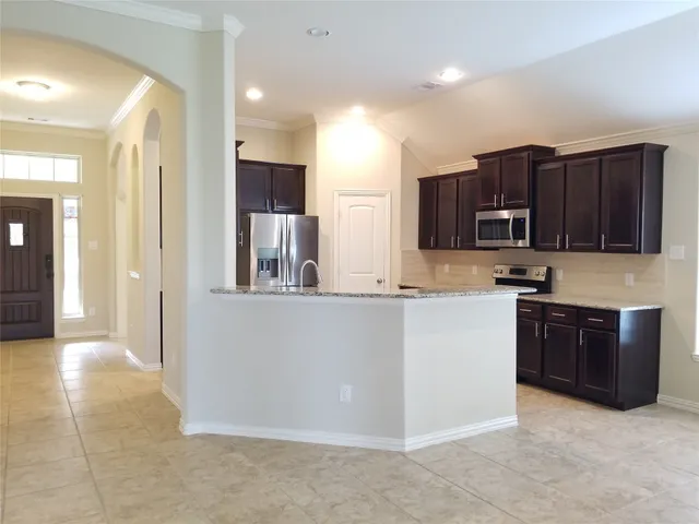 $2,300 | 5217 Green Heath Lane, Rosharon, TX 77583