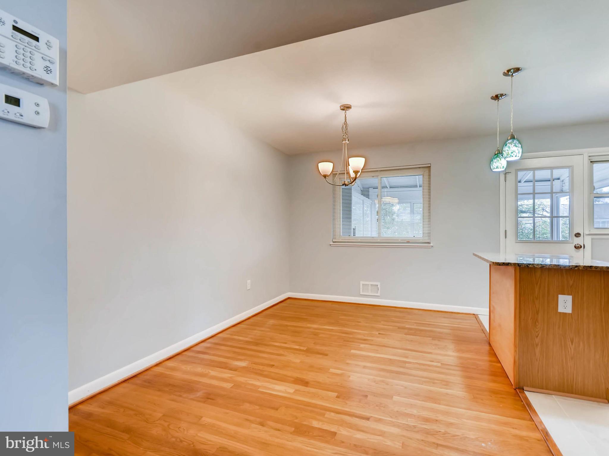 613 Queensgate Road Baltimore, MD 21229 - Photo 11 of 30 Dining Room