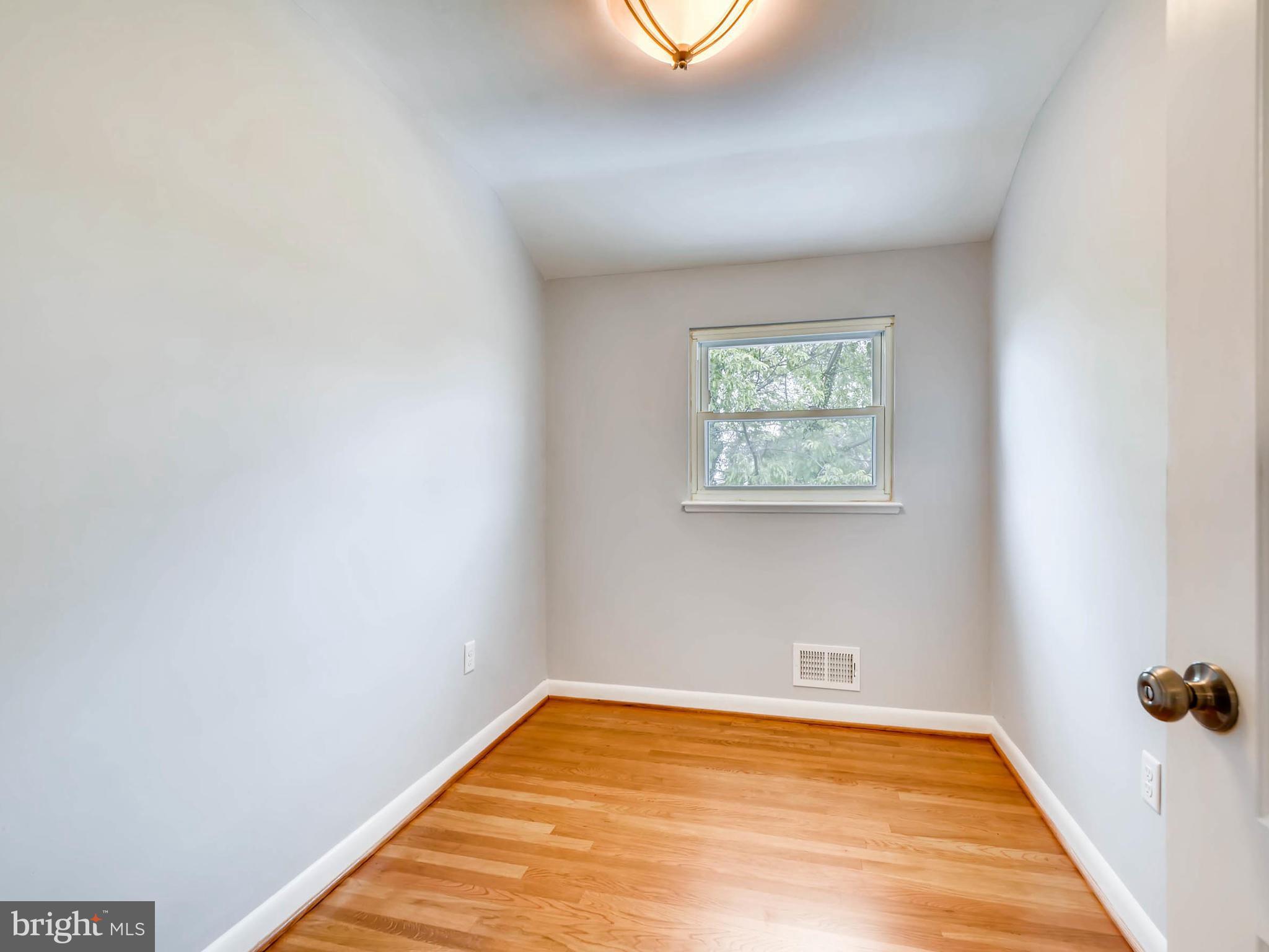 613 Queensgate Road Baltimore, MD 21229 - Photo 14 of 30 Bedroom