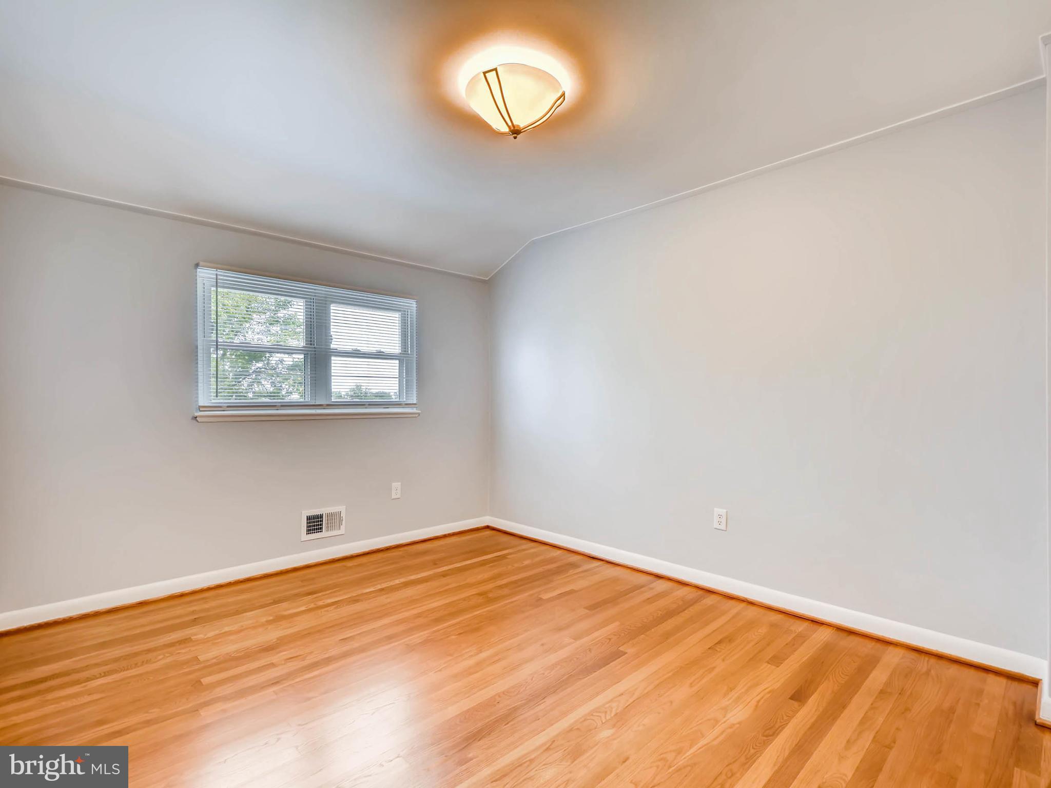 613 Queensgate Road Baltimore, MD 21229 - Photo 15 of 30 Bedroom