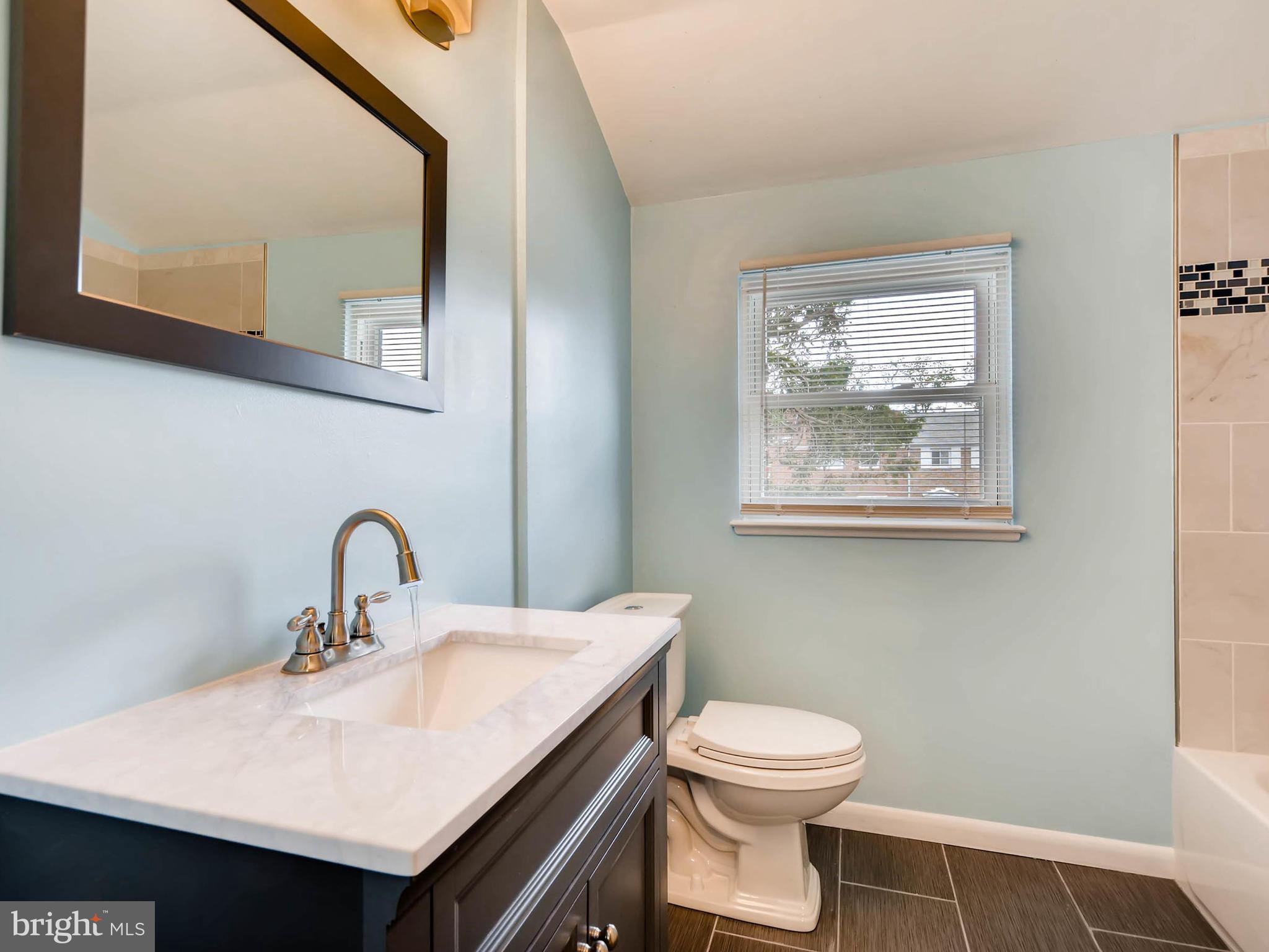613 Queensgate Road Baltimore, MD 21229 - Photo 17 of 30 Bathroom