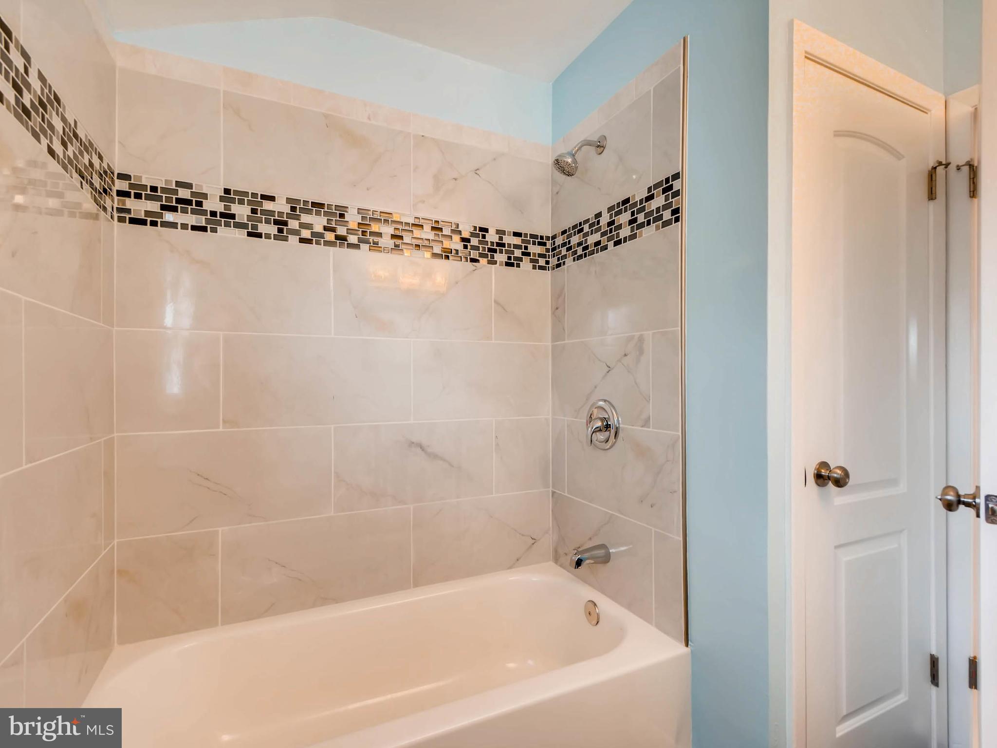 613 Queensgate Road Baltimore, MD 21229 - Photo 18 of 30 Bathroom