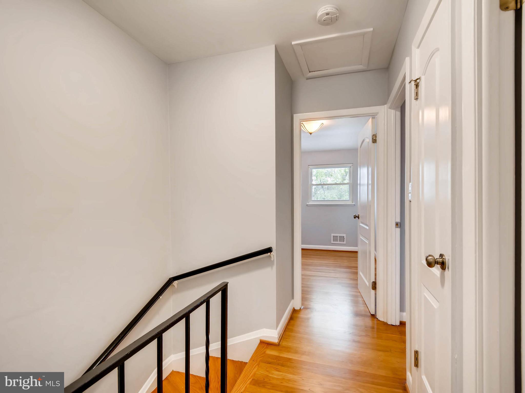 613 Queensgate Road Baltimore, MD 21229 - Photo 21 of 30 Second Floor Hallway