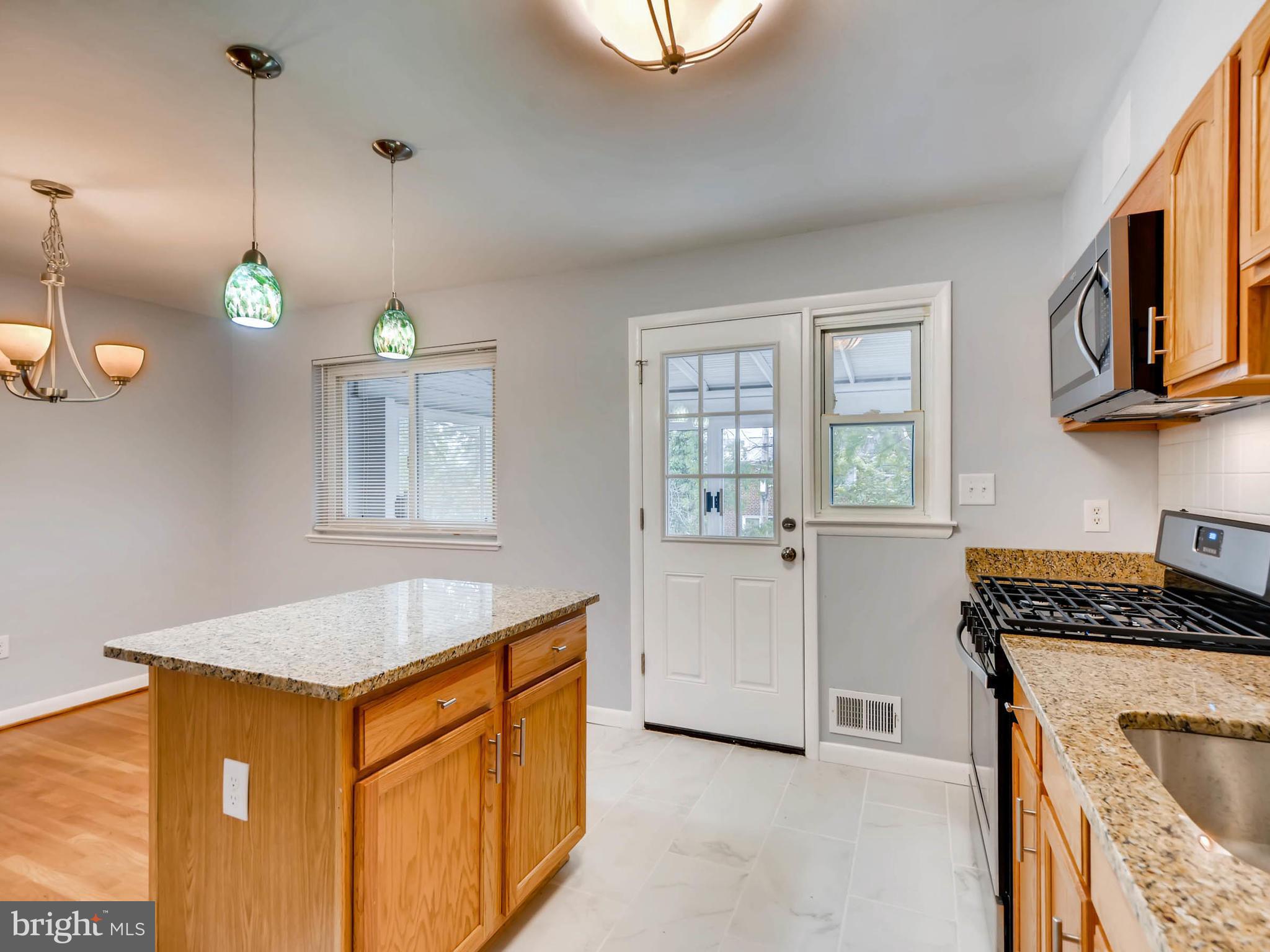 613 Queensgate Road Baltimore, MD 21229 - Photo 4 of 30 Kitchen