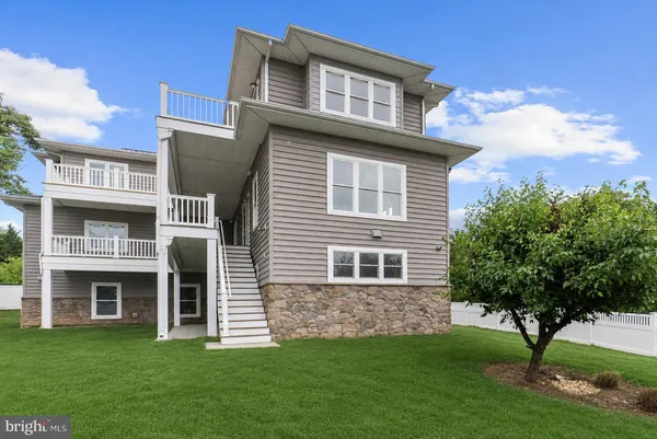 $950,000 | 1203 Shore Drive, Edgewater, MD 21037