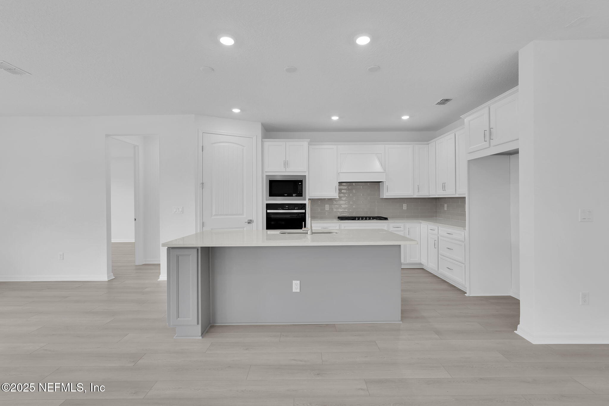 525 Continuum Loop Yulee, FL 32097 - Photo 4 of 44 Mystique Kitchen