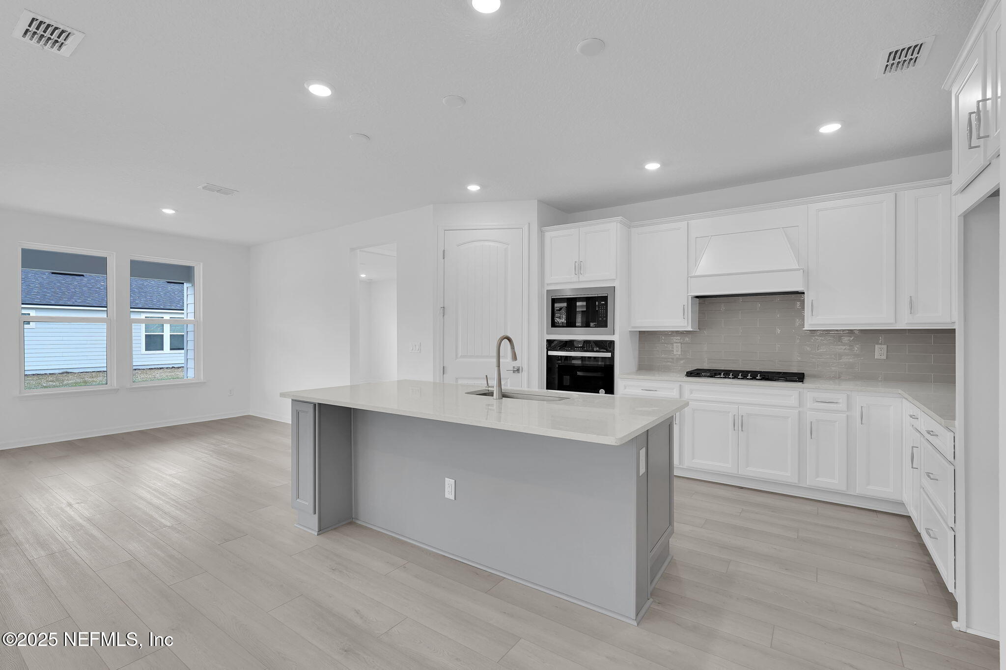 525 Continuum Loop Yulee, FL 32097 - Photo 5 of 44 Mystique Kitchen