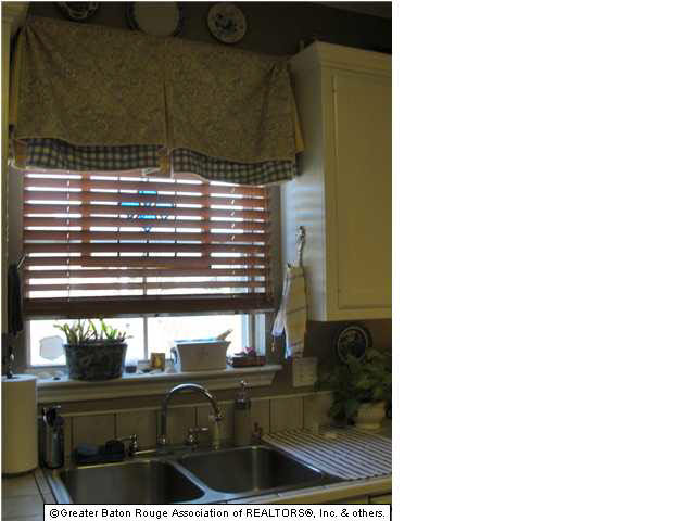 10353 Springdale Avenue Baton Rouge, LA 70810 - Photo 7 of 17 Gallery Image 7