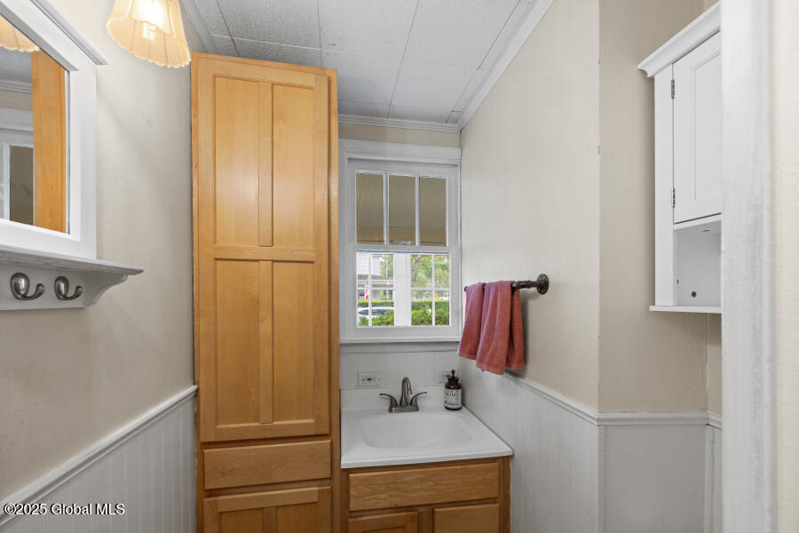 212 Riverside Avenue Scotia, NY 12302 - Photo 14 of 53 212-Riverside-28