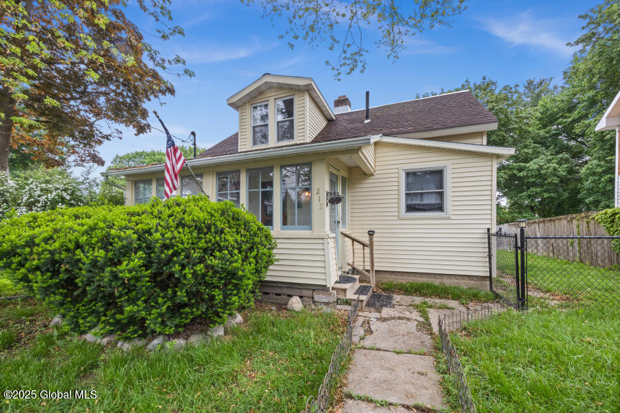 212 Riverside Avenue Scotia, NY 12302 - Photo 2 of 53 212-Riverside-04