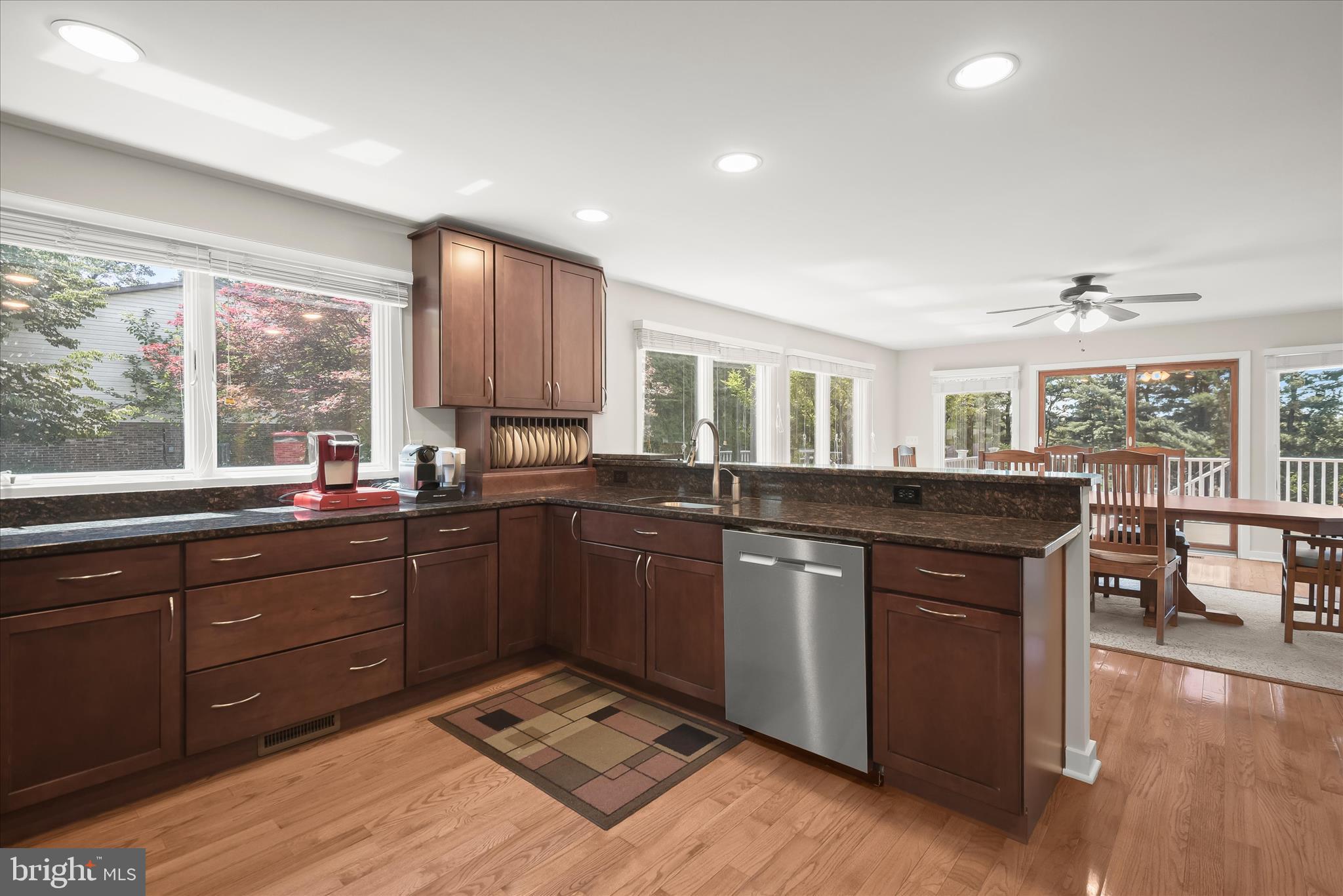 13356 Triadelphia Road Ellicott City, MD 21042 - Photo 12 of 73 Breakfast Bar