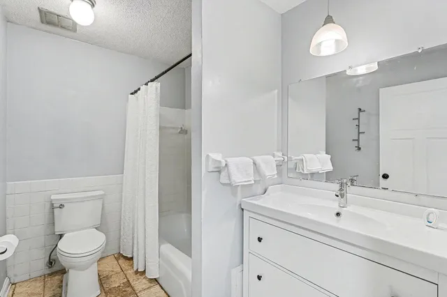 $124,900 | 4004 Foss Road, Unit 101, St. Anthony, MN 55421