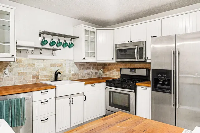 $124,900 | 4004 Foss Road, Unit 101, St. Anthony, MN 55421