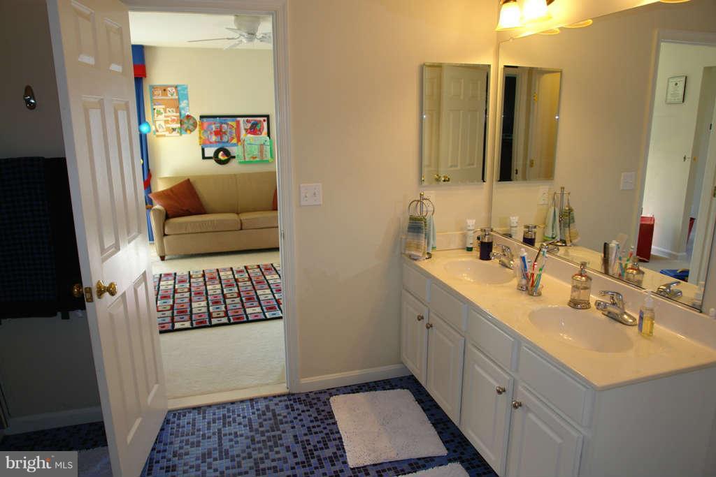 13447 Highland Road Highland, MD 20777 - Photo 22 of 28 Bath