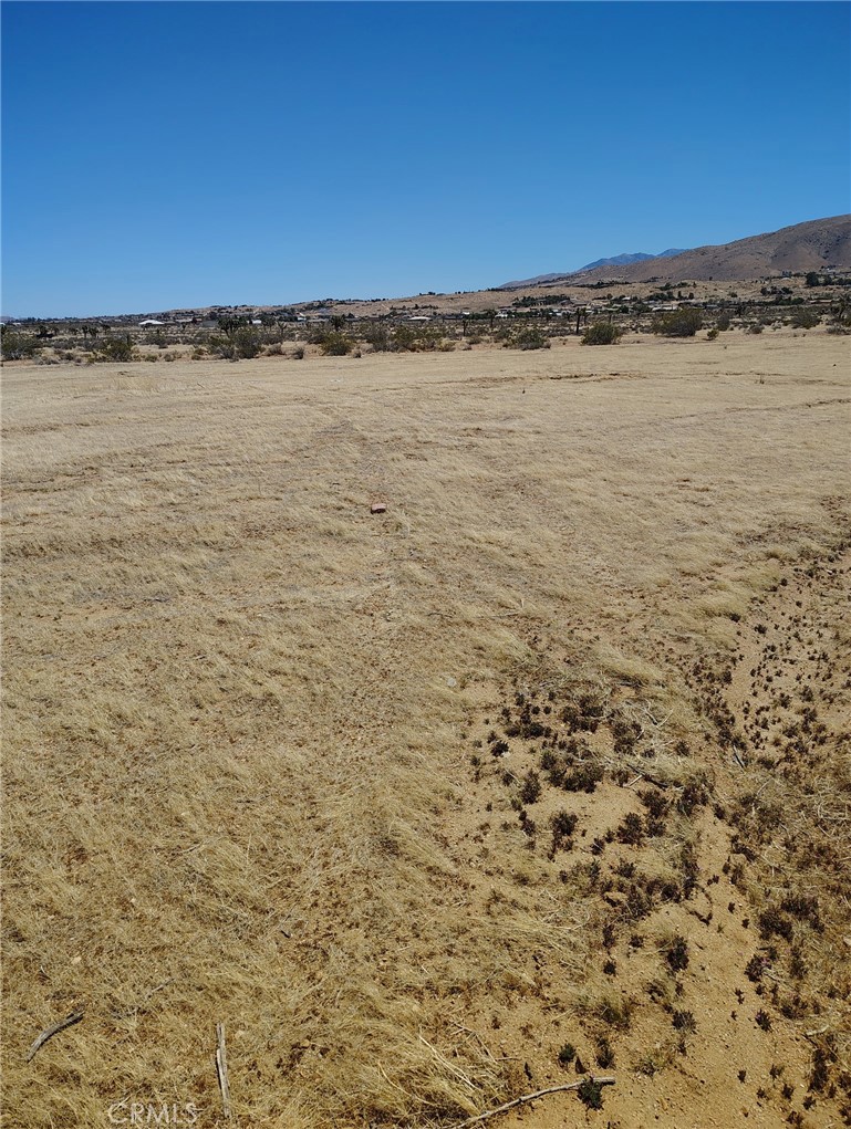 0 Juniper Road Apple Valley, CA 92308 - Photo 4 of 5 a view of an ocean