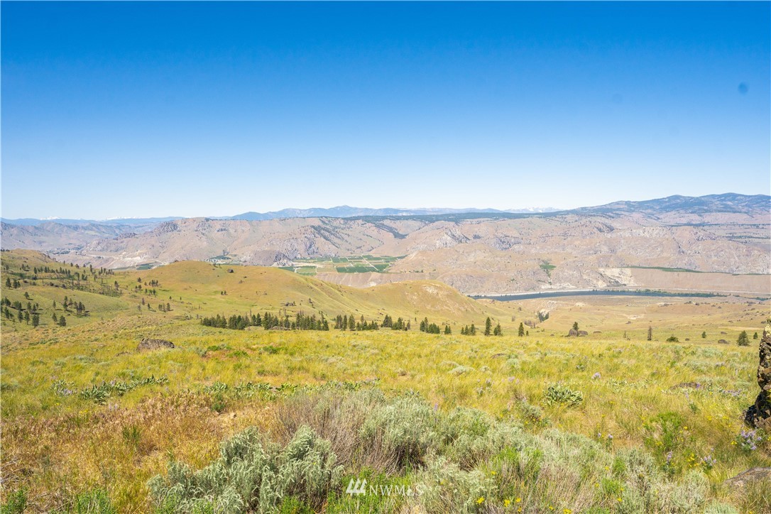 21 Long Draw Road Waterville, WA 98858 - Photo 2 of 27 a view of an ocean