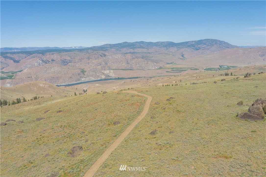 21 Long Draw Road Waterville, WA 98858 - Photo 19 of 27 a view of a yard with an ocean beach