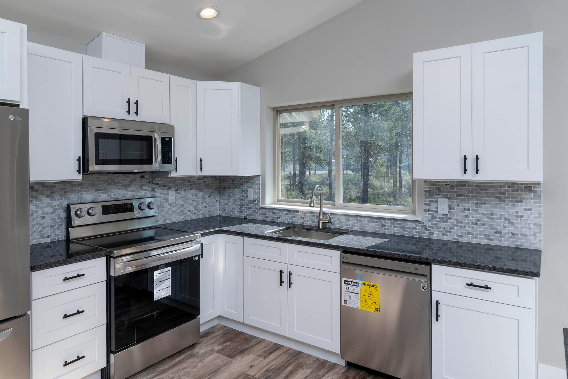 17163 Bakersfield Road Bend, OR 97707 - Photo 5 of 22 17163 Bakersfield Rd_0016 copy