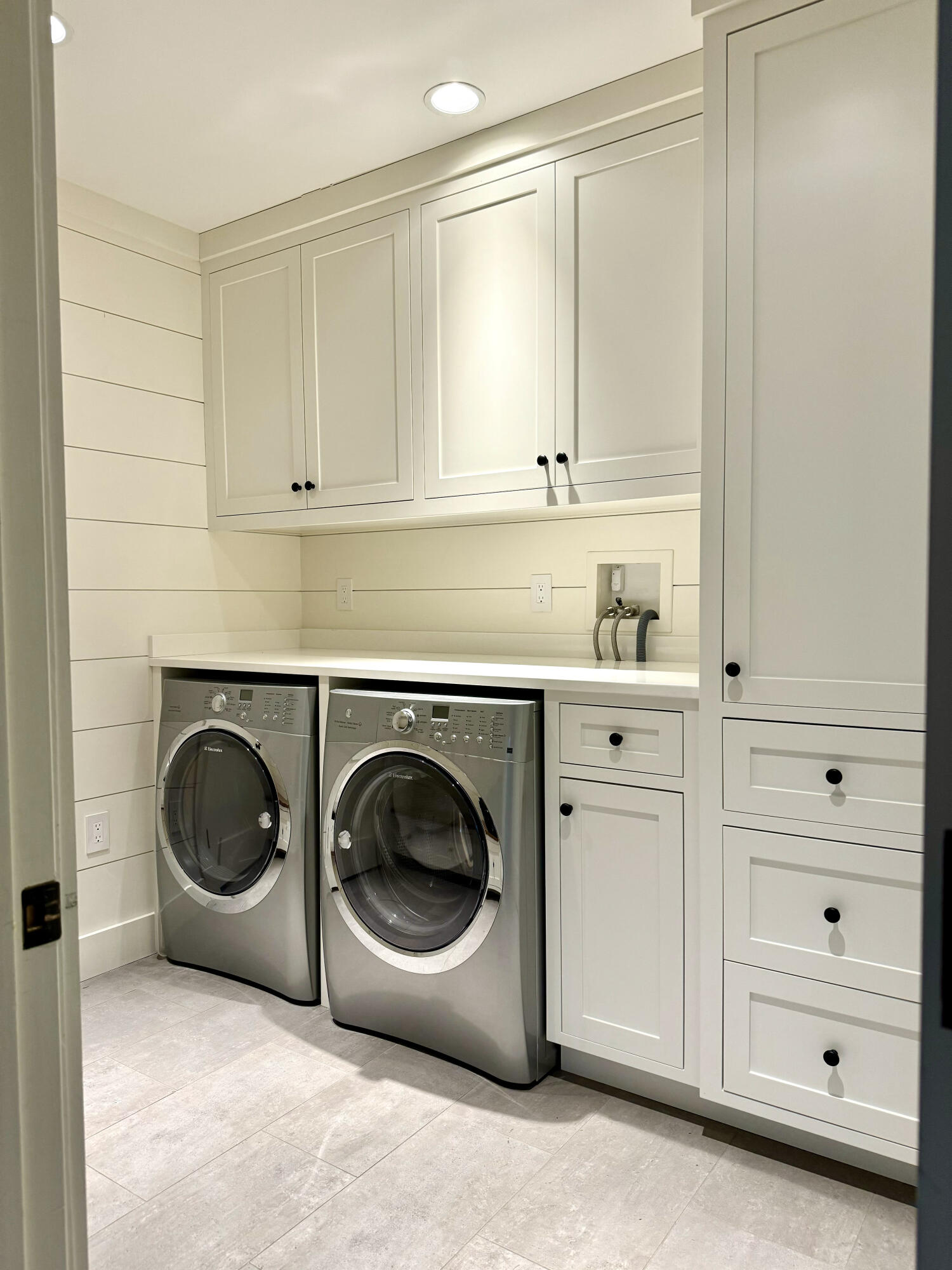107 Summersea Road Mashpee, MA 02649 - Photo 16 of 29 a utility room with sink dryer and washer