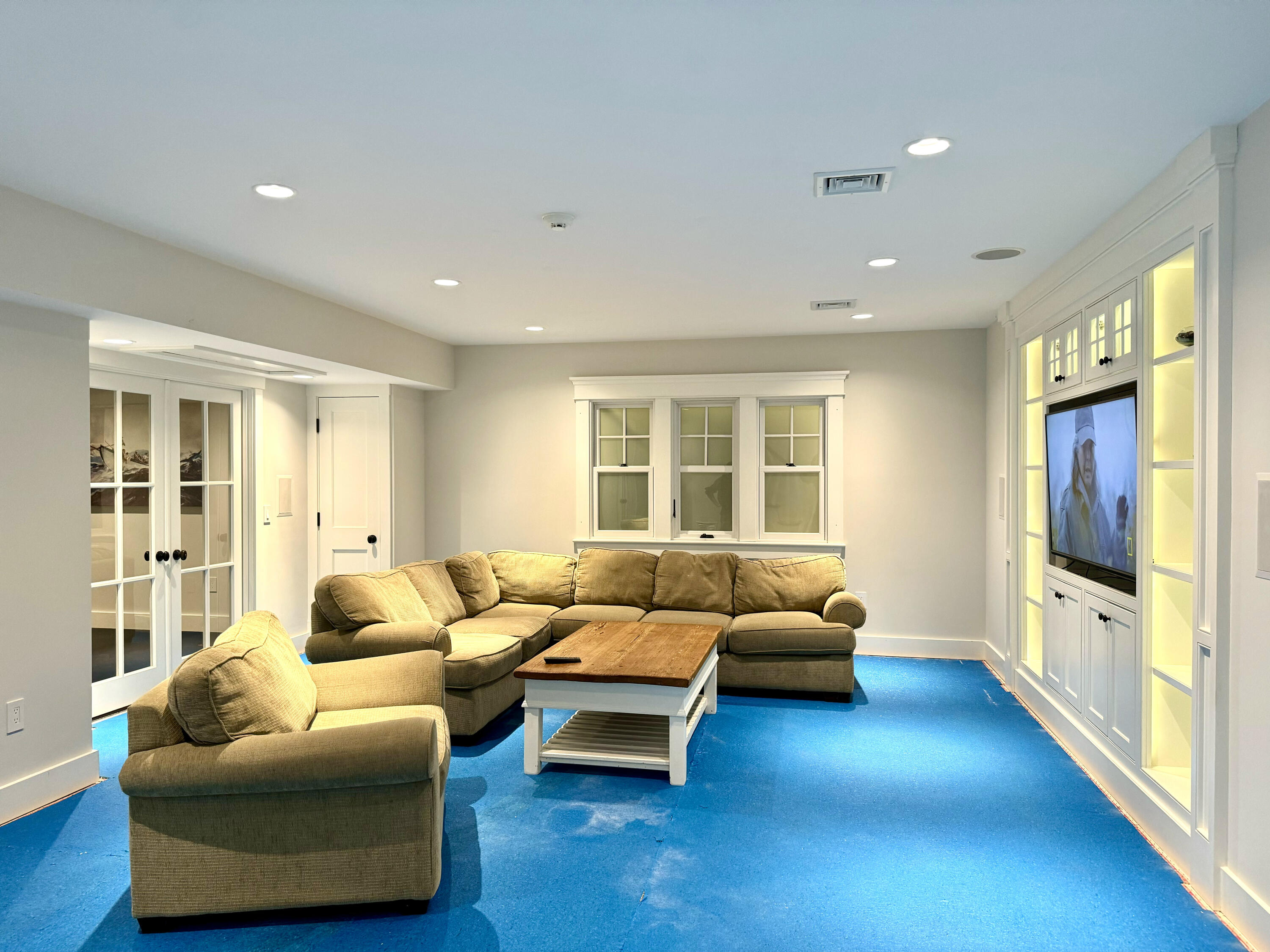 107 Summersea Road Mashpee, MA 02649 - Photo 17 of 29 a living room with furniture and a flat screen tv