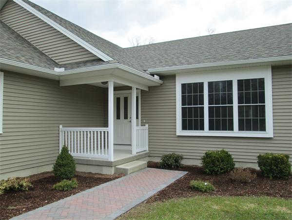 72 Glendale Road Southampton, MA 01073 - Photo 2 of 21 a front view of a house with garden