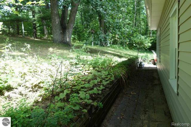 6461 Center Road Traverse City, MI 49686 - Photo 44 of 58 1837763-45.jpg