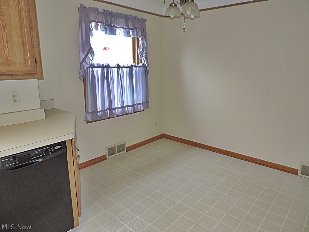11504 Fordham Road Garfield Heights, OH 44125 - Photo 11 of 31
