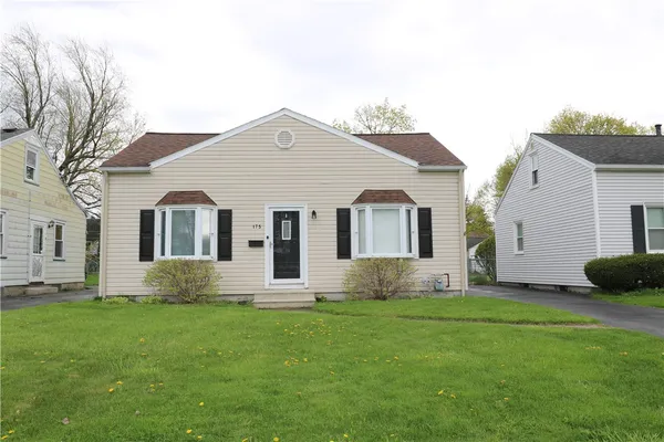 $1,975 | 175 English Road, Greece, NY 14616