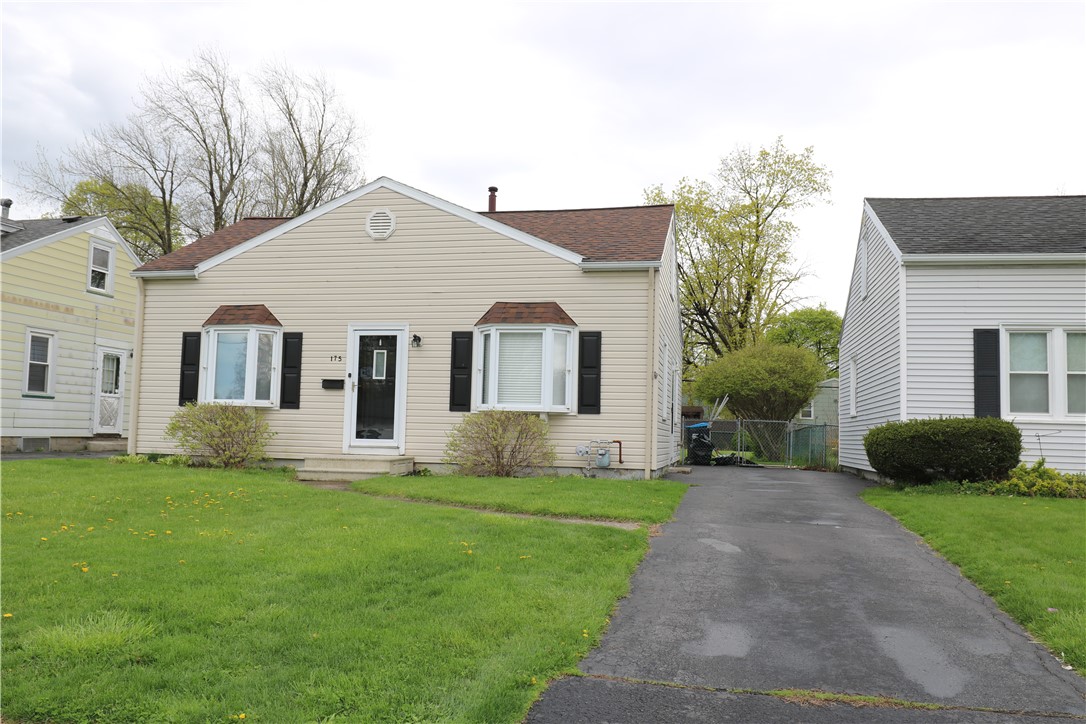 175 English Road Greece, NY 14616 - Photo 2 of 21