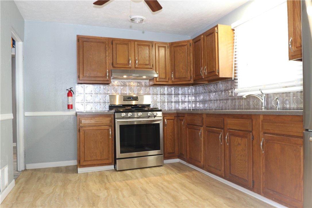175 English Road Greece, NY 14616 - Photo 6 of 21
