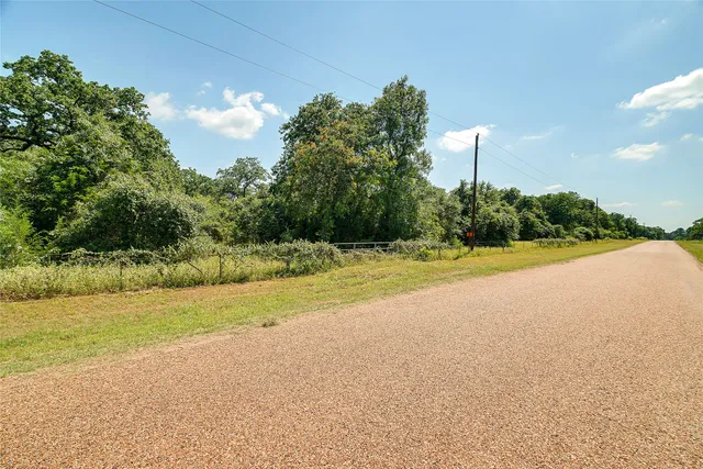 $300,000 | 19231 County Road 215, Weimar, TX 78962