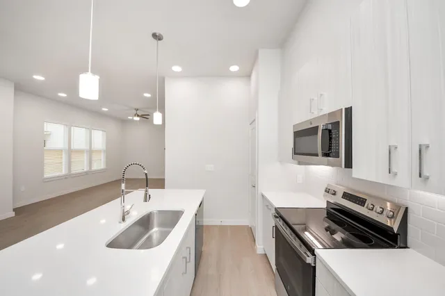 $2,262 | 7318 Leighton Meadow Lane, Richmond, TX 77407