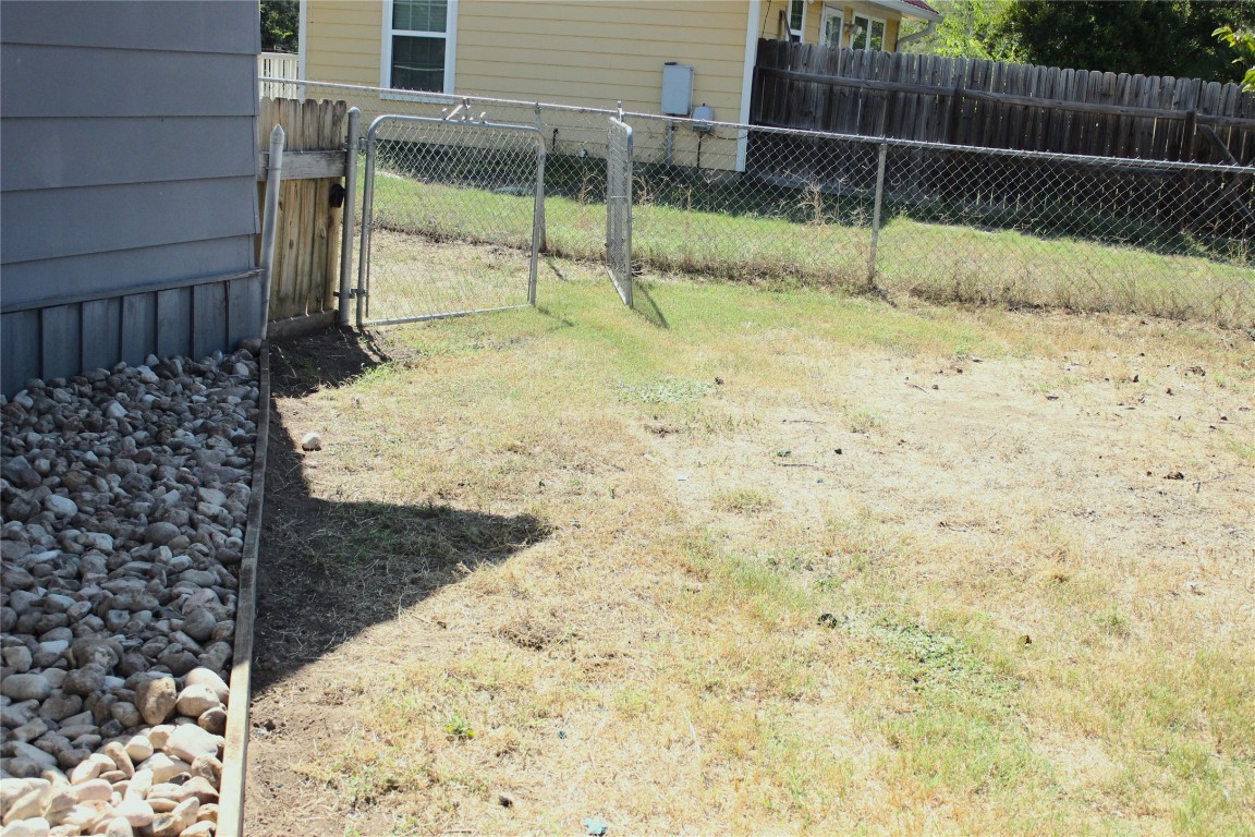 3300 Fritz Hughes Park Road Austin, TX 78732 - Photo 23 of 25