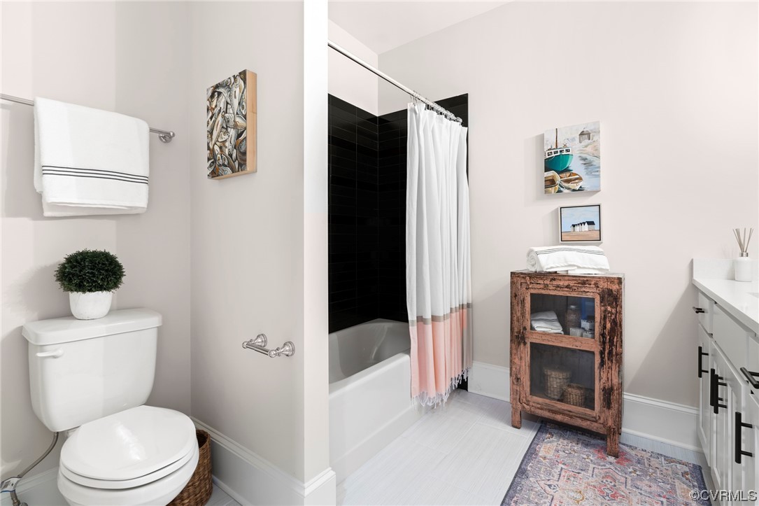 2536 Pagehurst Drive, Unit 7 Midlothian, VA 23113 - Photo 15 of 42 a bathroom with a toilet a sink and shower