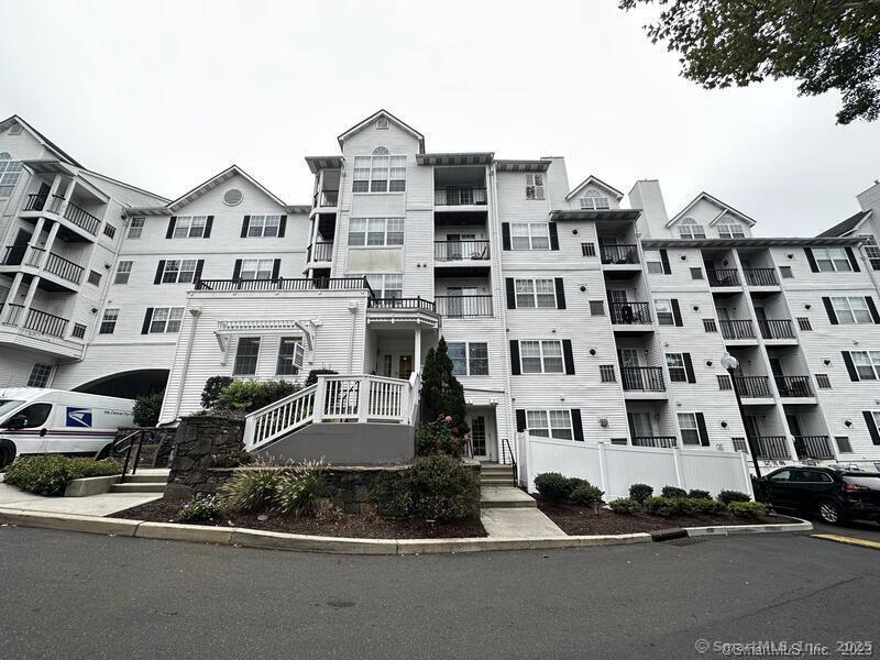 100 Glenbrook Road, Unit T411 Stamford, CT 06902 - Photo 3 of 13