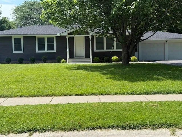 $2,295 | 111 Vollmer Parkway, Henrietta, NY 14623