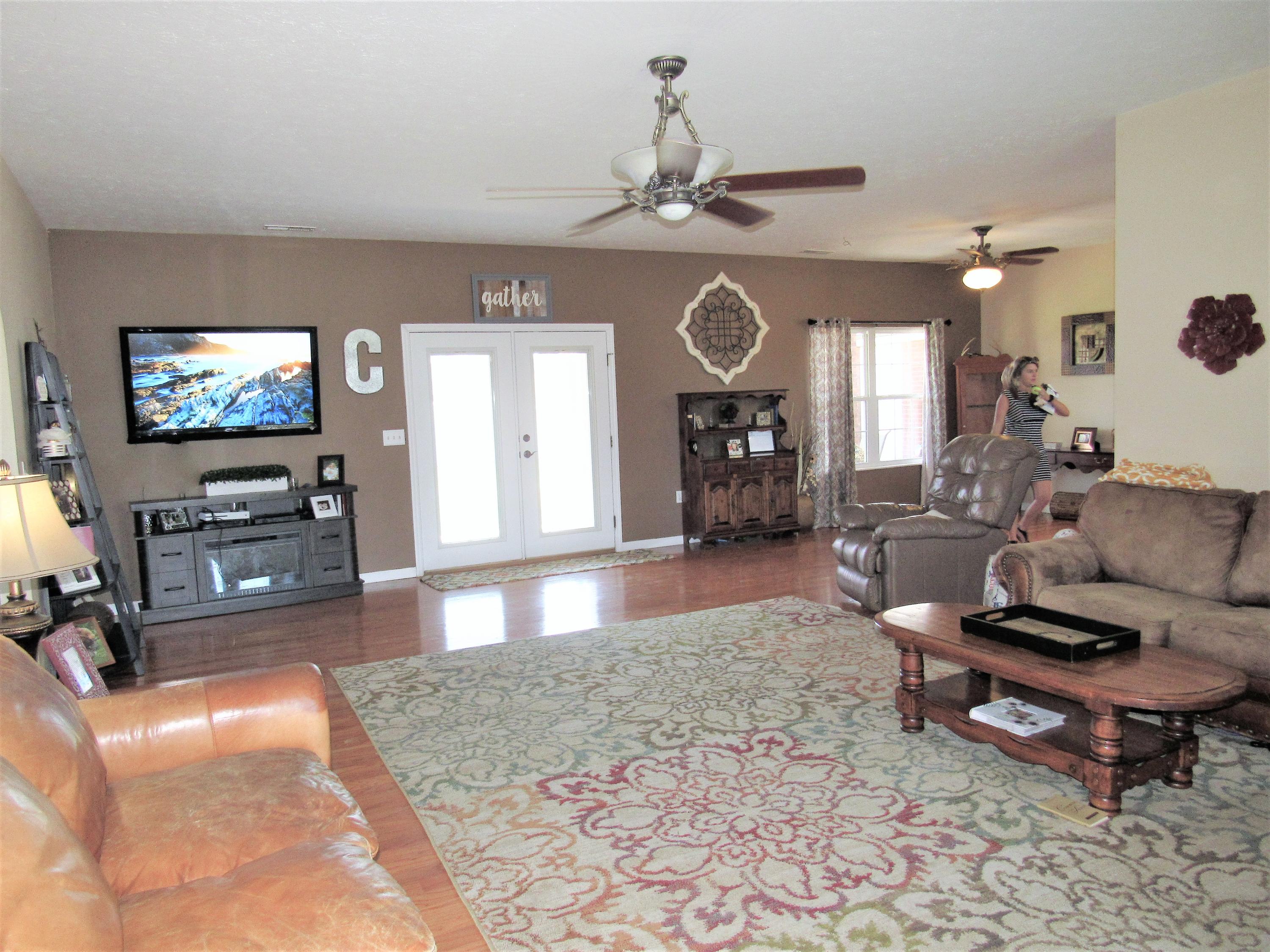 407 Terry Point Road Dandridge, TN 37725 - Photo 3 of 38 IMG_2071