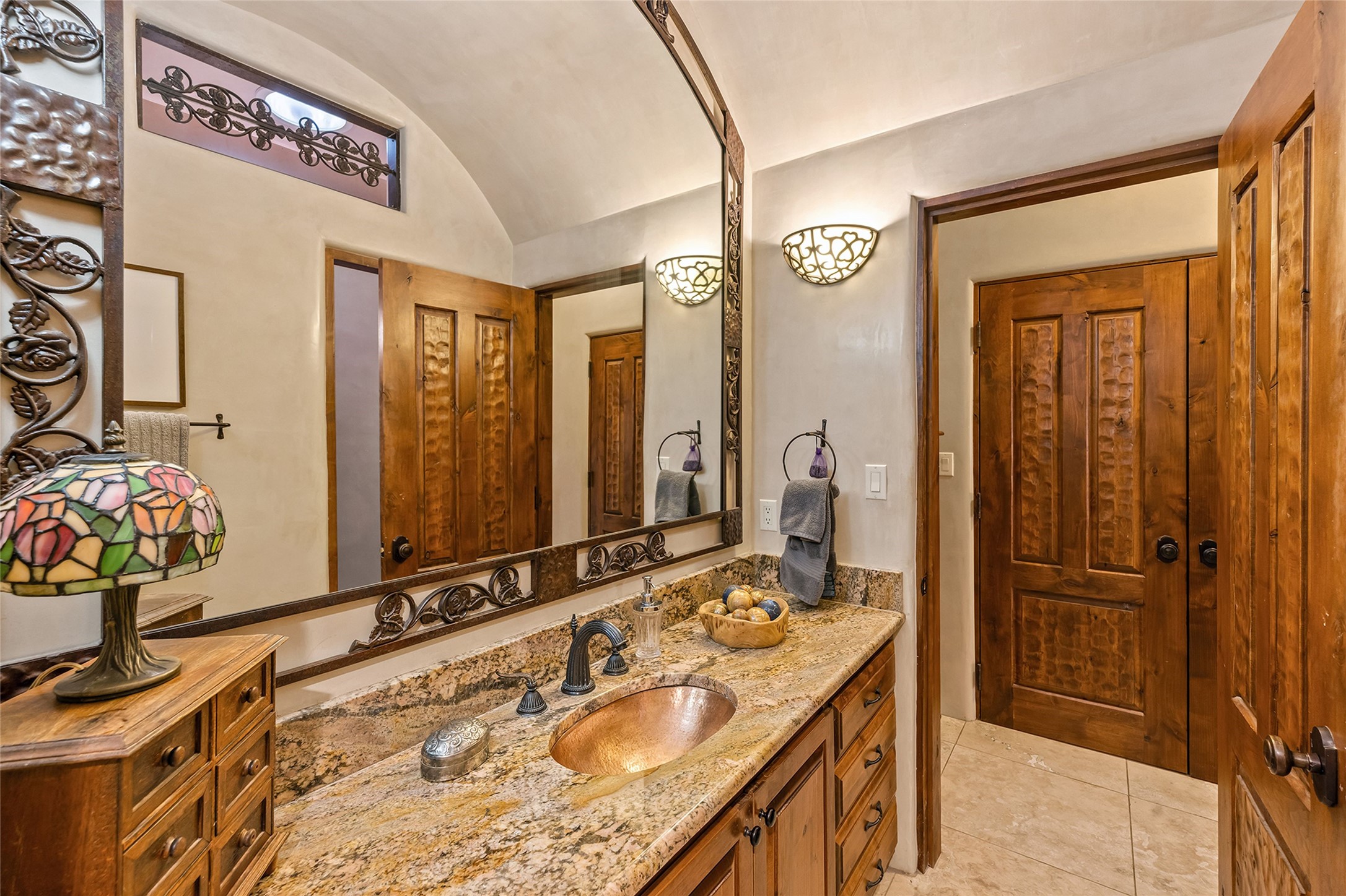 9 Old Coach Road Santa Fe, NM 87506 - Photo 31 of 42 Guest Bedroom Suite 1