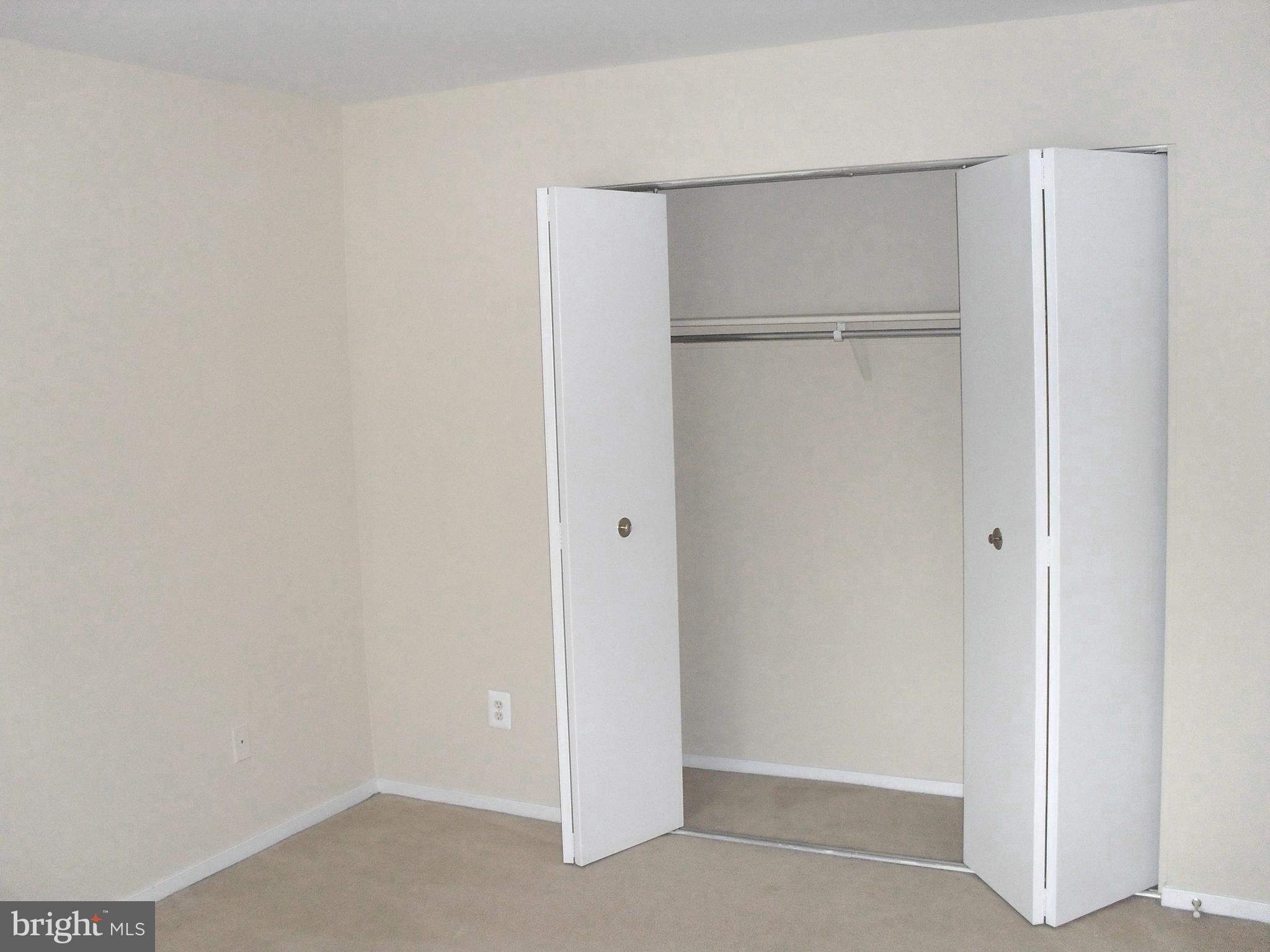 1659 Parkcrest Circle, Unit C Reston, VA 20190 - Photo 25 of 31 a view of an empty room
