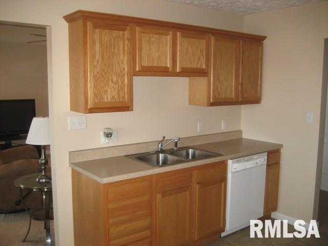 411 Prince Lane Herrin, IL 62948 - Photo 11 of 33