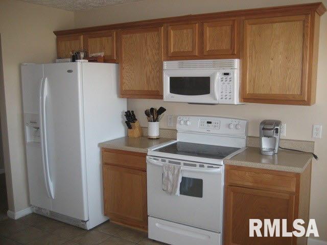 411 Prince Lane Herrin, IL 62948 - Photo 10 of 33