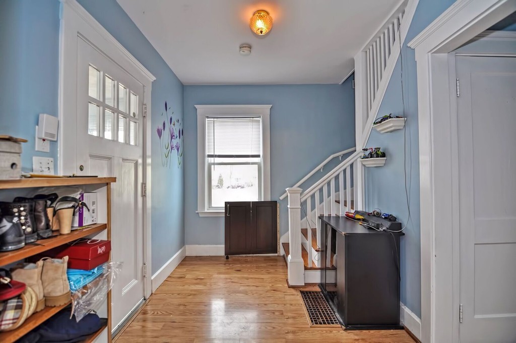 21 Ridgeway Street Quincy, MA 02170 - Photo 3 of 24 Gallery Image 3