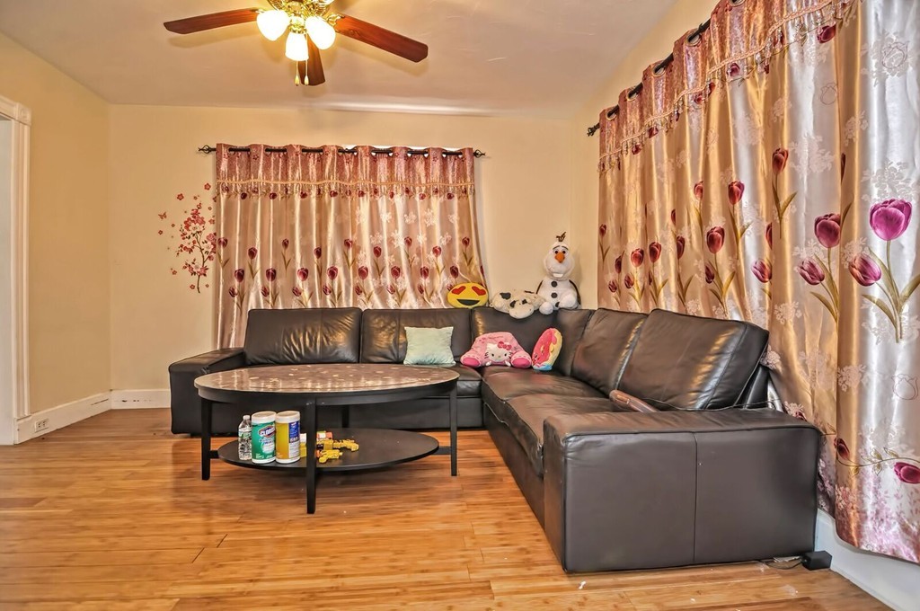 21 Ridgeway Street Quincy, MA 02170 - Photo 4 of 24 Gallery Image 4